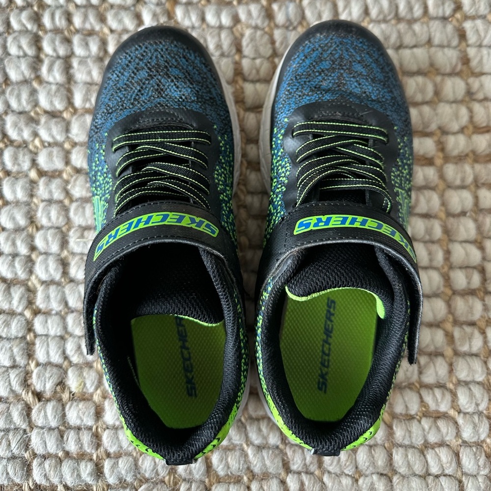 Skechers boys size 3y